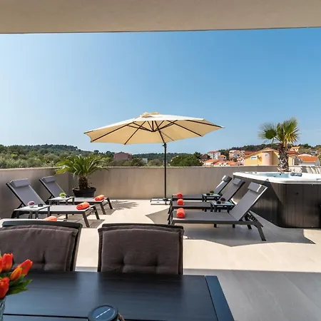 Penthouse Majestic
