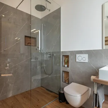 Penthouse Majestic *